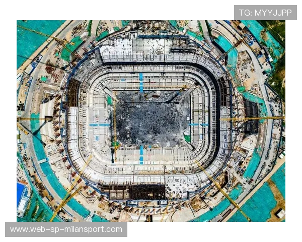 “足球场新建项目落地，助力推广全民运动”，新建足球场政策